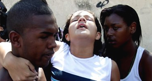 Ex-aluno mata 11 a tiros em escola na Zona Oeste do Rio (Gabriel de Paiva / O Globo)