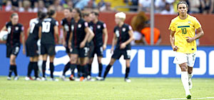 Brasil cede gol no fim para EUA e dá adeus ao Mundial nos pênaltis (Reuters)