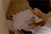 Falida, construtora fecha 
e 'esquece' documentos
 de clientes em sala vazia (Reprodução de Vídeo/TV Globo)