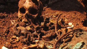 Durante escavação em obra no MS, pedreiro encontra ossada humana (Cido Costa/Dourados Agora)