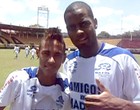 Dedé promove pelada em 
Volta Redonda (Thiago Fernandes / Globoesporte.com)
