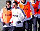 Kaká treina pela
1ª vez no Real
após a cirurgia (agência EFE)
