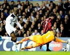 Gomes brilha, 
e Tottenham elimina Milan (Getty Images)