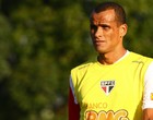 Mesmo sem jogar, Rivaldo vira exemplo para jovens do time (Luiz Pires/VIPCOMM)