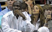 Michael Jordan fica noivo de modelo cubana após 3 anos de namoro (AP)