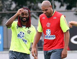 Adriano e Vágner Love no treino do Flamengo 