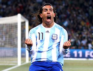Tevez jogador da Argentina comemorando (Foto: getty image)