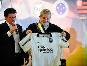 Andres Sanches e Lula camisa. Corinthians (Foto: Marcos Ribolli / Globoesporte.com)