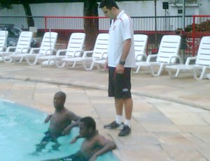 Toró e Willians na piscina. Flamengo