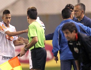 Neymar briga com Dorival Junior