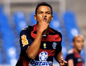 David comemora gol do Flamengo contra o Fluminense