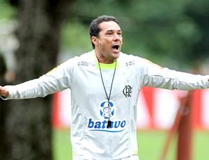 Vanderlei Luxemburgo em treino do Flamengo