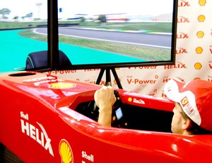 Felipe Massa e Fernando Alonso no simulador
