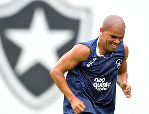 Alessandro no treino do Botafogo