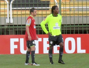Diego Maurício e Juan no treino do Flamengo