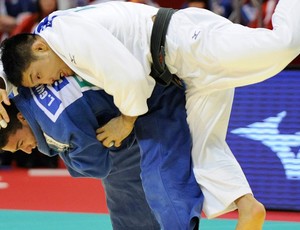 Leandro Guilheiro vence Shota Kawahara no Grand Slam do Japão