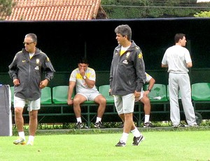 Ney Franco no comando do treino da seleção sub 20 