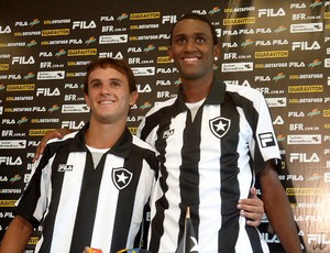 Lucas e João Filipe apresentação Botafogo 