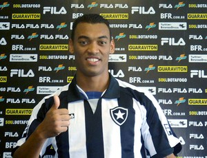 Fabrício apresentado no Botafogo
