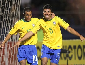 Casemiro comemora gol do Brasil contra a Colômbia