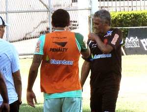 técnico Gaúcho no treino do Vasco