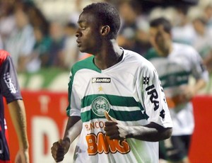 O jogador Geraldo é um dos desfalques do meio de campo do Coritiba (Foto: Divulgação/Coritiba Foot Ball )