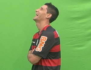 Thiago Neves escalação Flamengo pose (Foto: Reprodução)