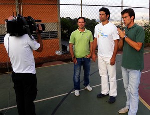 Caio Ribeiro, Raí e Thiago Asmar na Fundação Gol de Letra (Foto: Divulgação/Tv Globo)