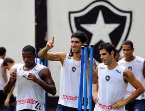 Loco Abreu e Herrera treino Botafogo (Foto: Cezar Loureiro / Agência o Globo)