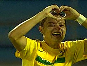 Reprodução sportv - adryan brasil gol sub-17 chile (Foto: Reprodução Sportv)