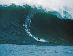 Surfe de ondas grandes Eraldo Gueiros Mavericks (Foto: divulgação)