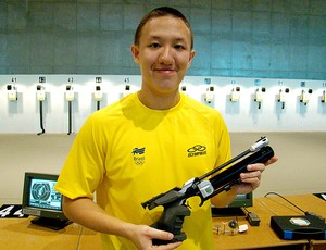 Felipe Wu, no treino de tiro com pistola de ar (Foto: Helena Rebello / Globoesporte.com)