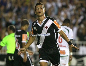 Bernardo comemora gol do Vasco contra o Cabofriense (Foto: Ivo Gonzalez / Agência O Globo)