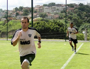 Patric e Rafael Cruz atlético-mg treino (Foto: Lucas Catta Prêta / Globoesporte.com)