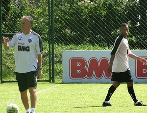 dorival junior patric atlético-mg treino (Foto: Lucas Fernando / Globoesporte.com)