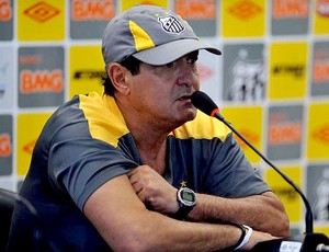 Muricy Ramalho durante entrevista do Santos (Foto: Ricardo Saibun / Site Oficial do Santos)
