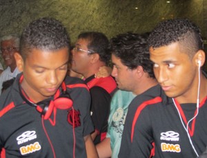 Desembarque do Flamengo (Foto: Janir Junior / Globoesporte.com)