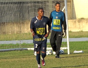 Maicosuel treino Botafogo (Foto: Gustavo Rotstein / Globoesporte.com)