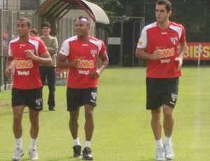 Lucas, Fernandinho e Rhodolfo no treino do São Paulo (Foto: Alexandre Massi / Globoesporte.com)