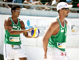 Pedro Cunha e Pedro Solberg vôlei de praia (Foto: Divulgação / FIVB)