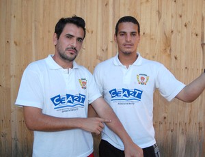 Sergio Grach e Diego, jogadores do Itaporã picados por abelha (Foto: Antonio Carlos Ferrari/MS Hoje.com)
