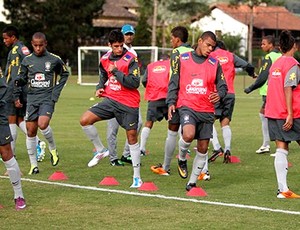 jogadores no treino da seleção sub-17 (Foto: Rafael Ribeiro / CBF)