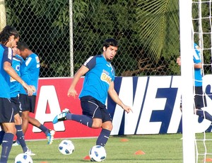 Victorino no treino do Cruzeiro (Foto: Fernando Martins / Globoesporte.com)