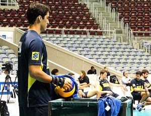 Alan no treino da seleção de vôlei (Foto: Helena Rebello / Globoesporte.com)