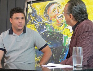 9ine Ronaldo na estrada com Galvão Bueno (Foto: Globoesporte.com)