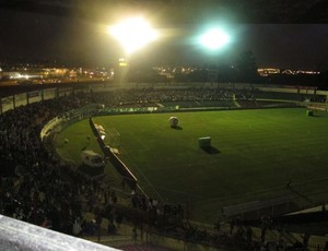 Canindé às escuras para Palmeiras x Atlético-PR (Foto: Diego Ribeiro / Globoesporte.com)