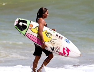 Silvana Lima deixando o mar (Foto:  ISA / Watts )