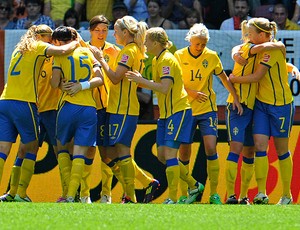 jogadoras suecia comemoram gol copa do mundo futebol feminino (Foto: agência AP)