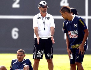 Caio Junior no treino do Botafogo (Foto: Jorge William / Ag. O Globo)