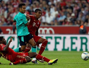 Bayern de Munique x barcelona luiz gustavo (Foto: Reuters)